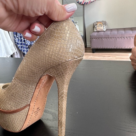 Size 38 - Picture 4 of 10